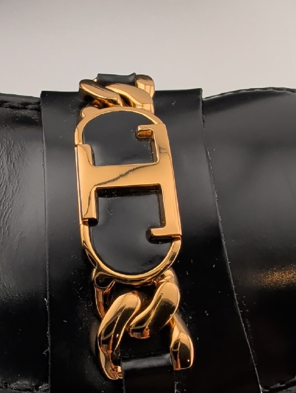 Tod's Black Leather Made In Italy Gold Metal Logo Women's 38.5 - Picture 5 of 16